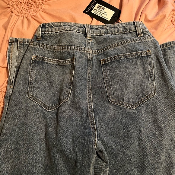 Pretty Little Things ripped Jeans - Picture 5 of 7